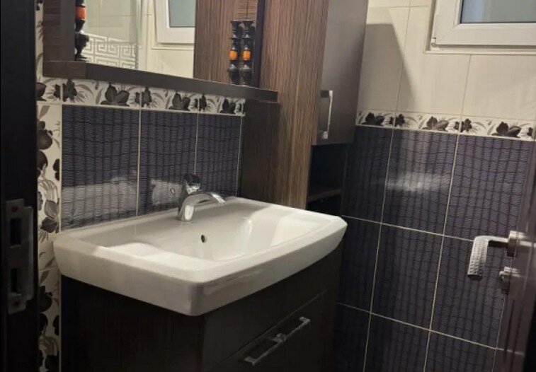 Inchiriere apartament cu 3 camere la 3 minute pana la Metrou Piata Sudului.